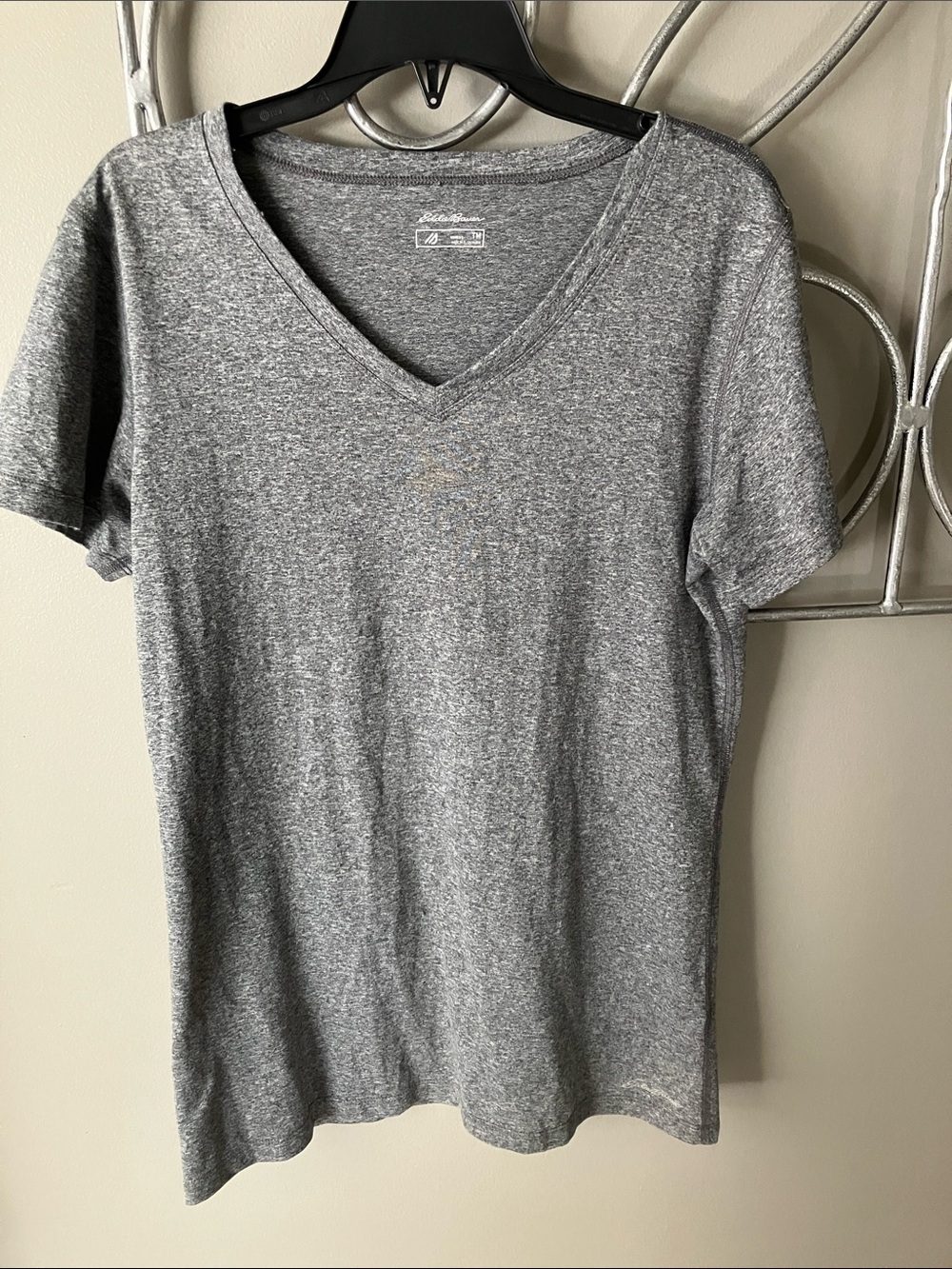 Never worn Eddie Bauer Gray Heather V-Neck Short Sleeve Tee Medium